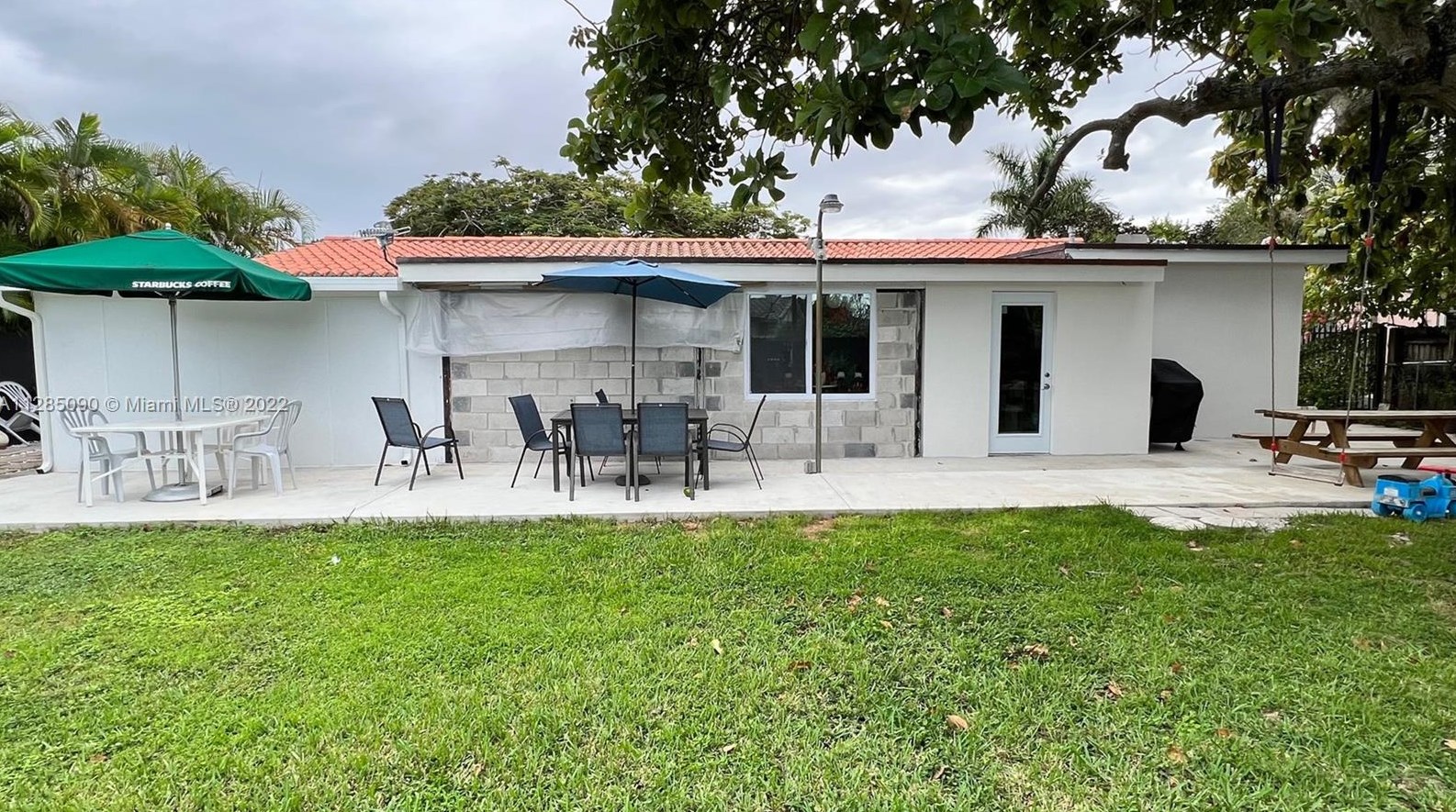 12121 31st Ter, Miami FL  33175-3127 exterior