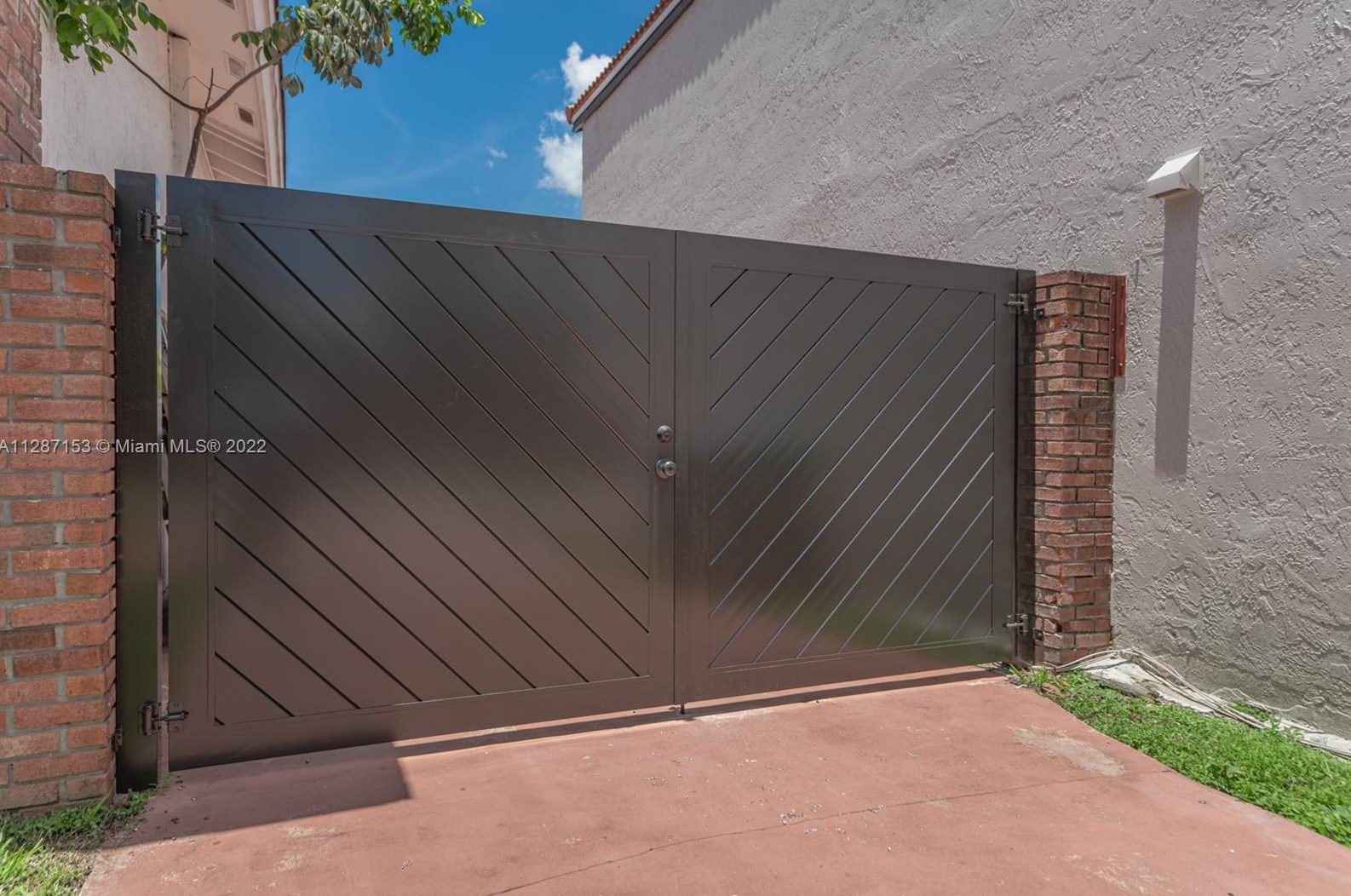 14417 45 Ter, Miami FL  33185-4309 exterior