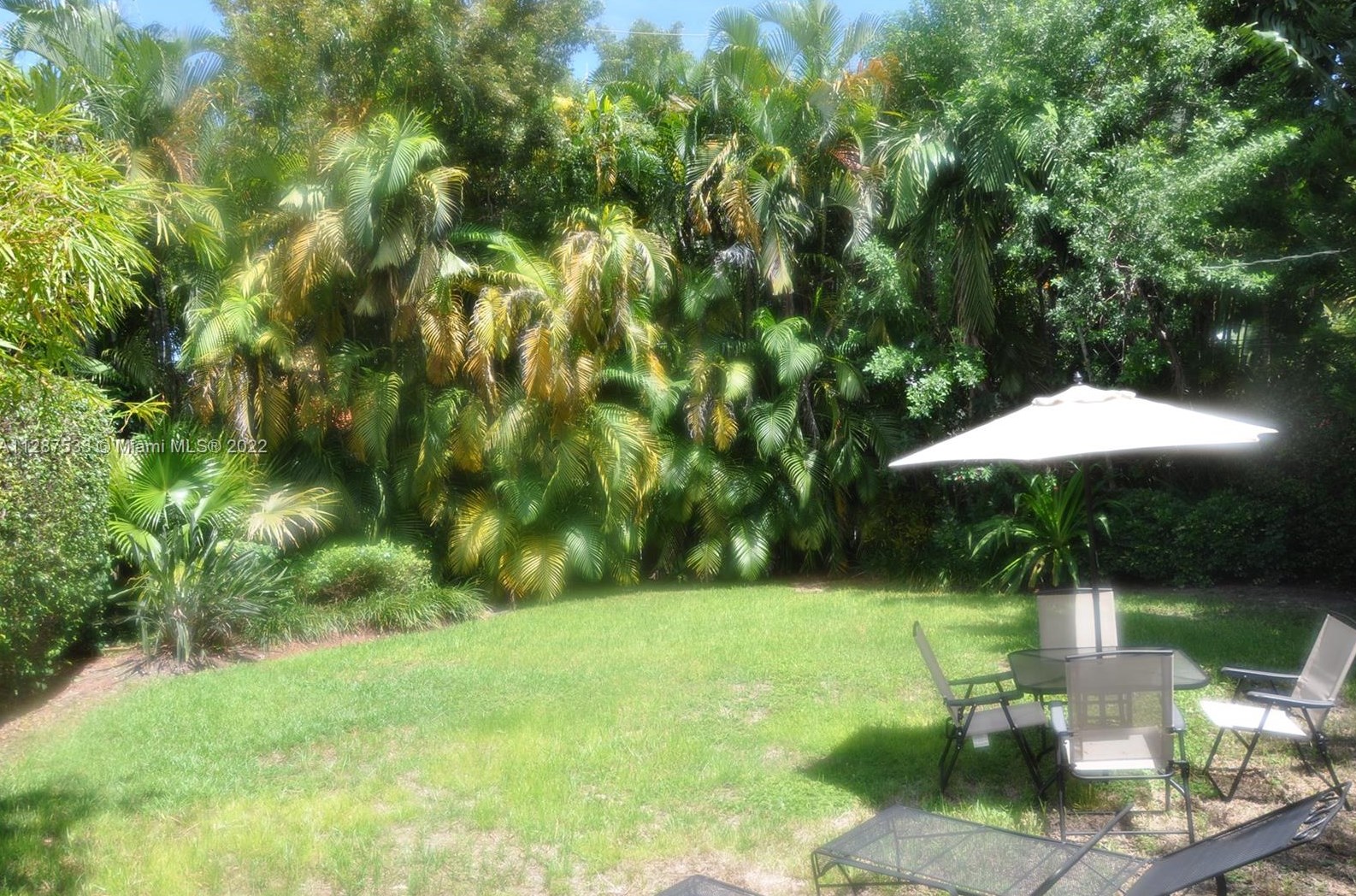 3551 Crystal Ct, Miami FL 33133-4037 exterior