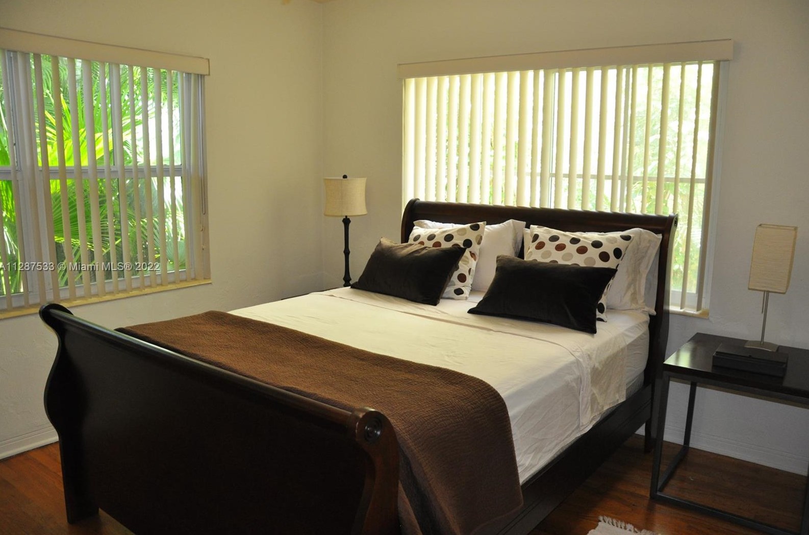 3551 Crystal Ct, Miami FL 33133-4037 exterior