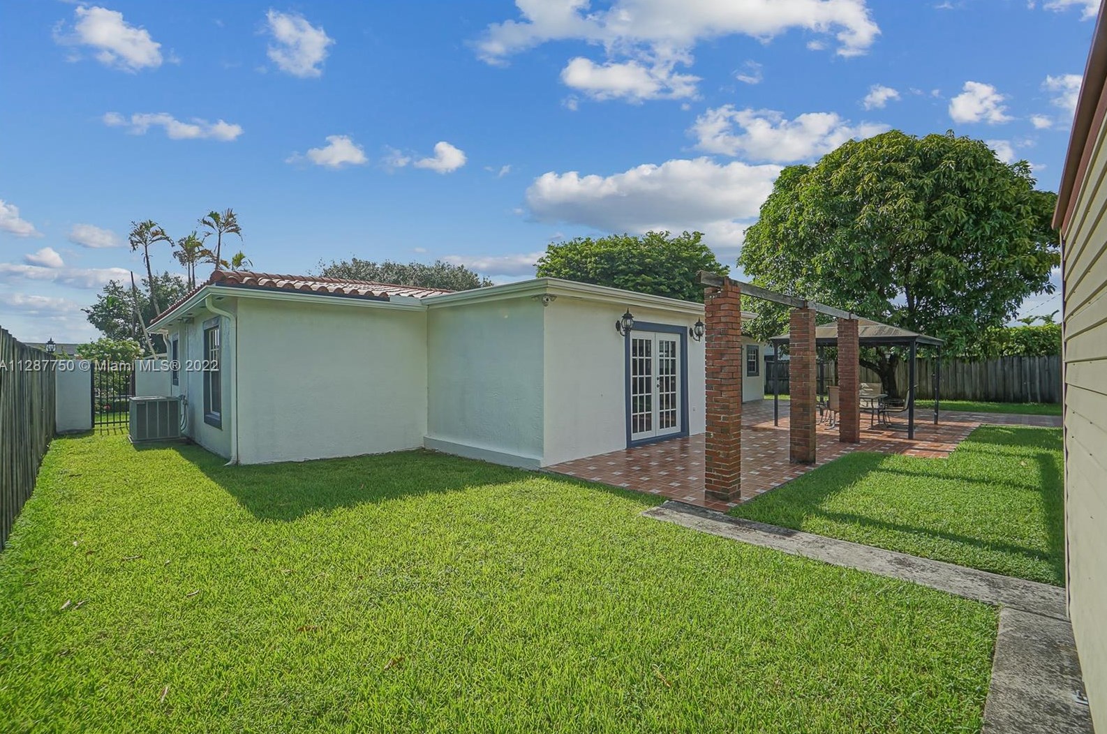 1315 92 Ct, Miami FL 33189-2467 exterior