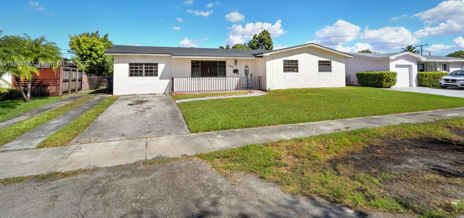 9821 13th Ter, Miami FL  33174-2913 exterior