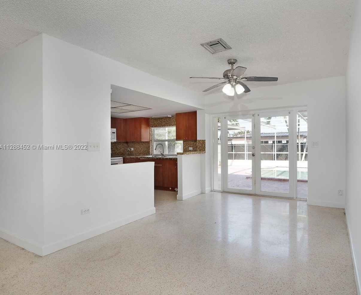 9821 13th Ter, Miami FL  33174-2913 exterior
