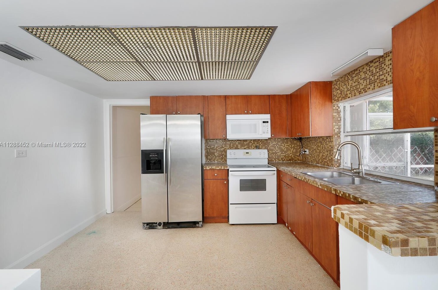 9821 13th Ter, Miami FL  33174-2913 exterior