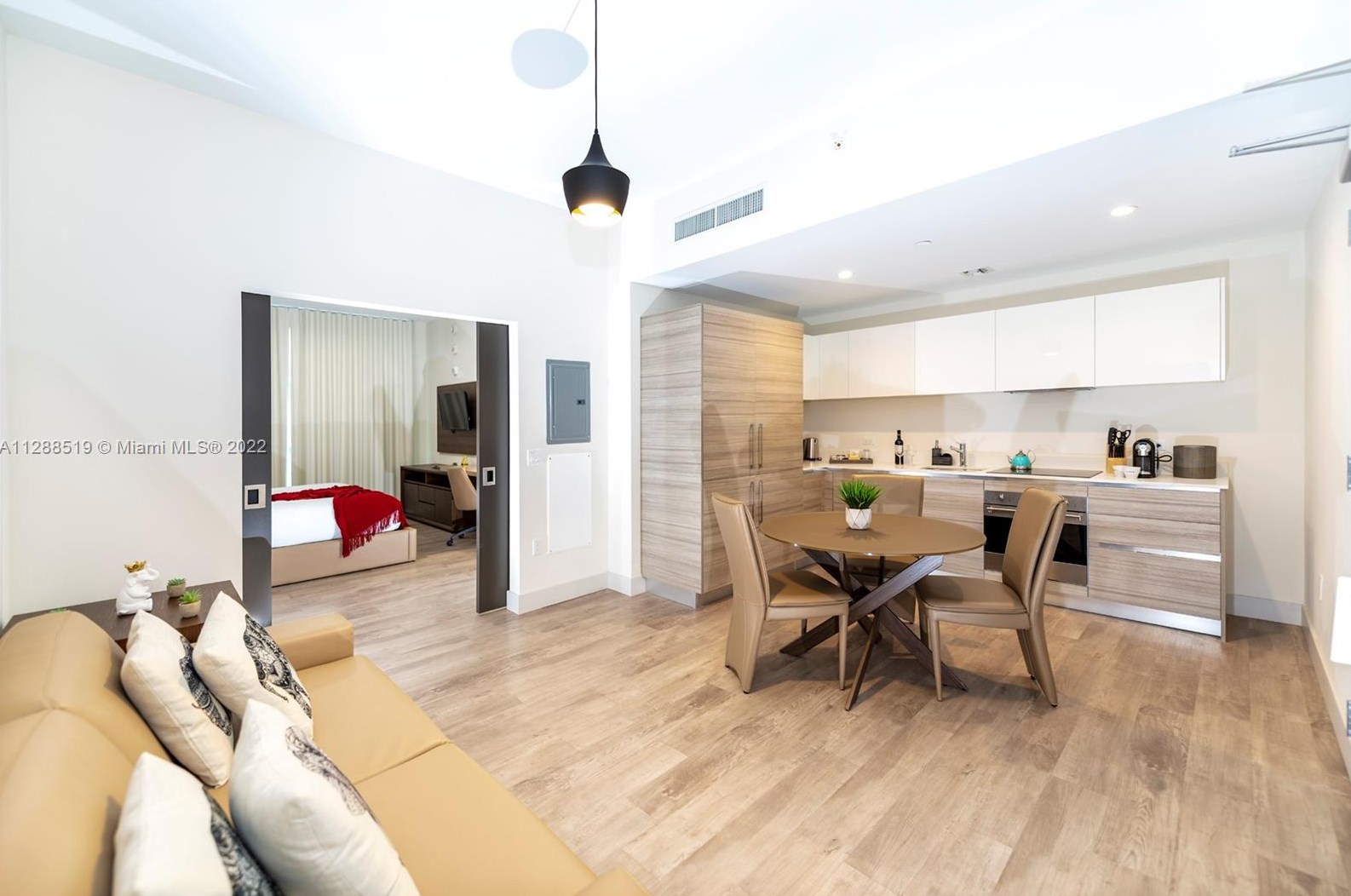 777 Ocean Dr, Hollywood FL  33019-2009 exterior