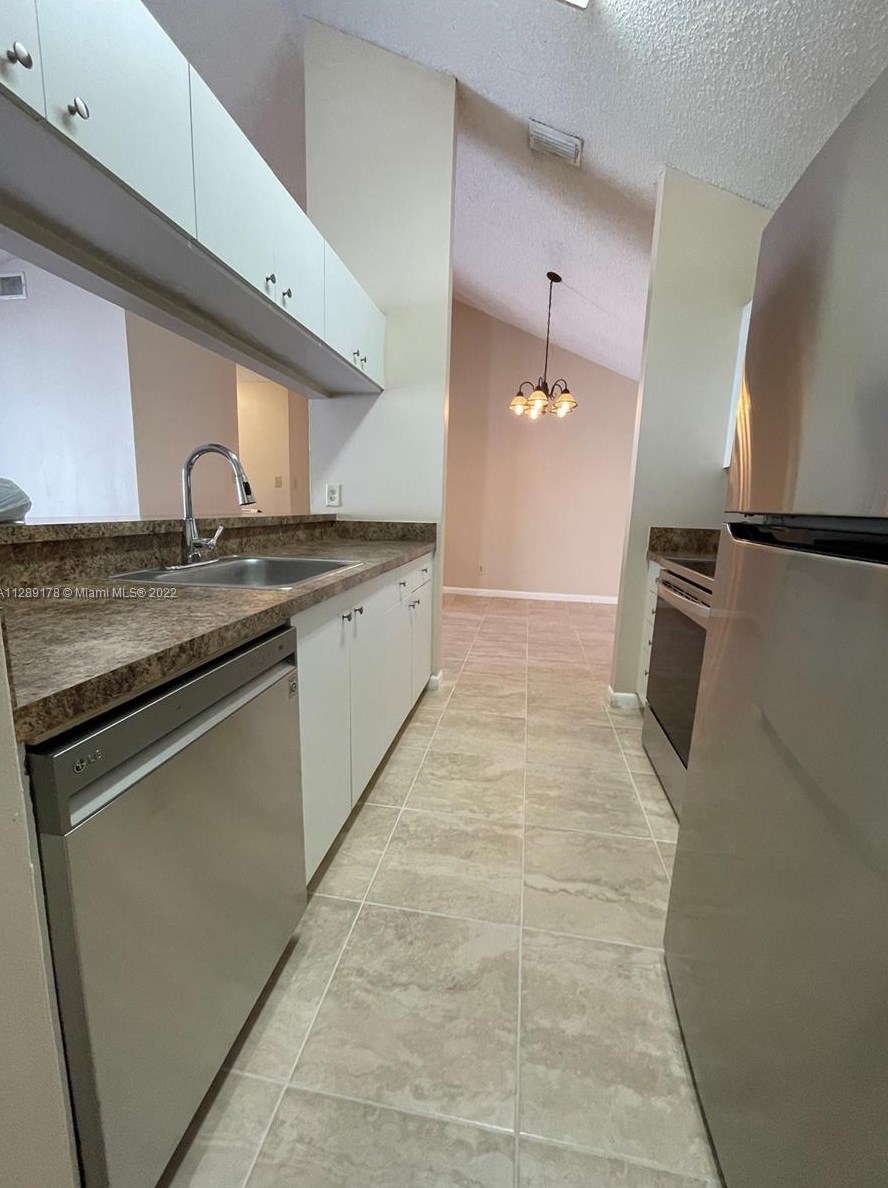 10521 158th Ct, Miami FL 33196-4555 exterior