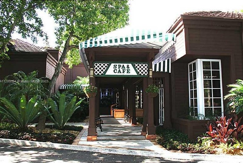 2000 Towerside Ter, Miami FL 33138-2222 exterior