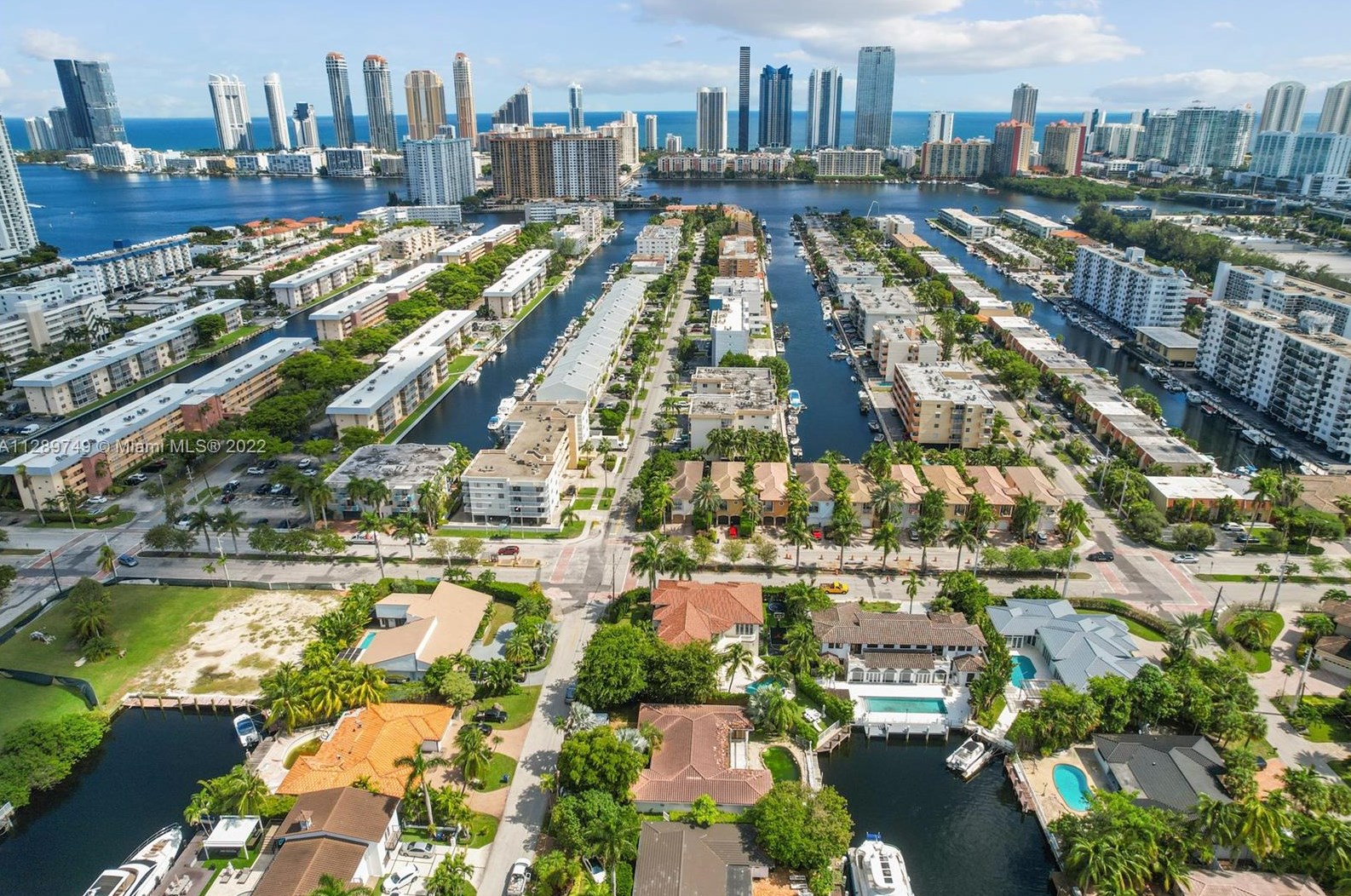 3446 168th St, Miami FL  33160-3061 exterior