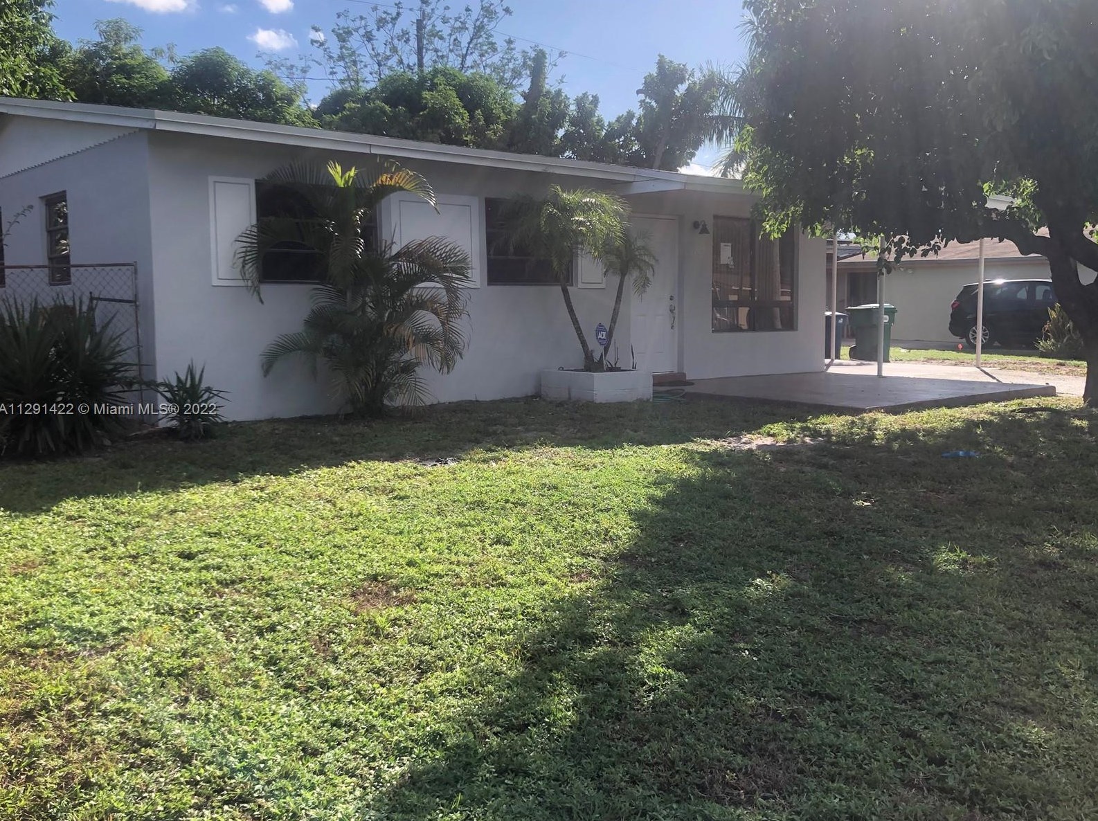 5462 172nd Ter, Miami FL  33055-3952 exterior