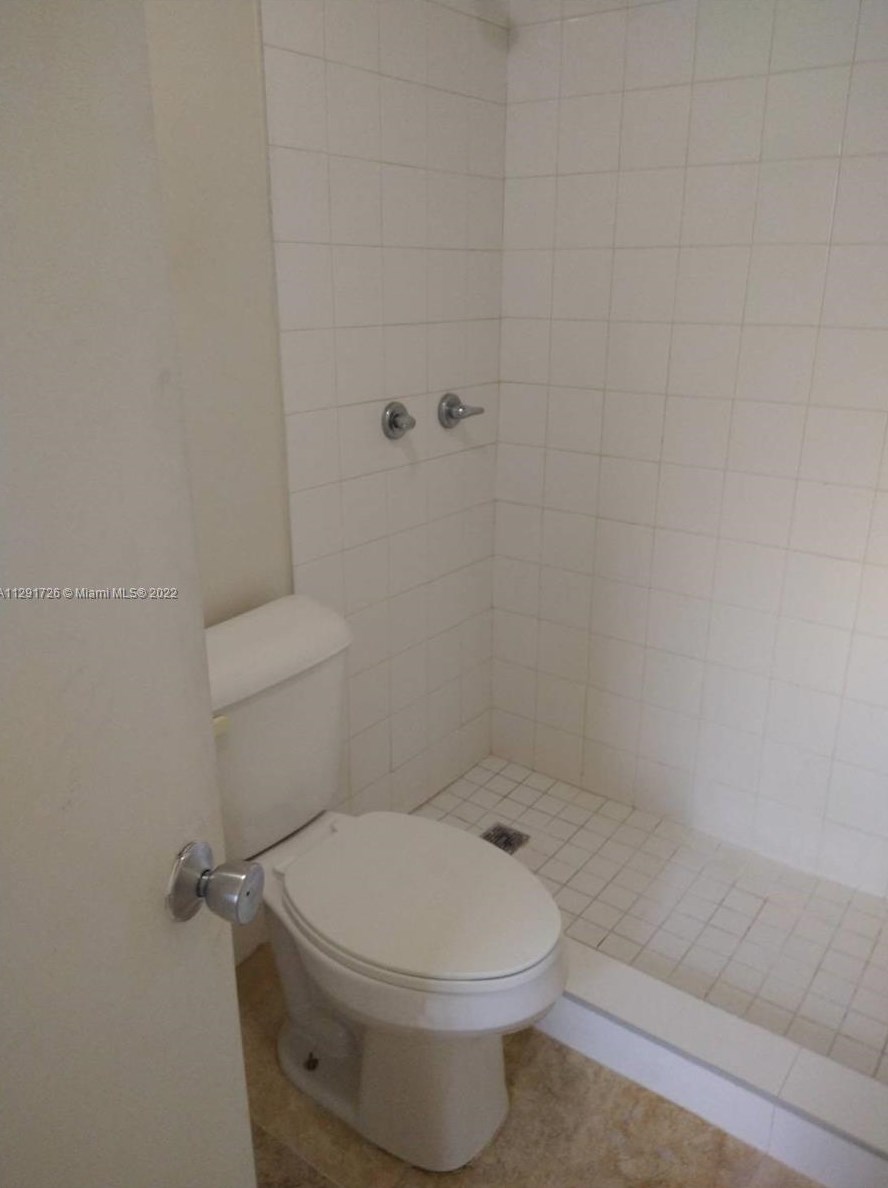 1020 71st Ave, Hollywood FL  33024-5540 exterior