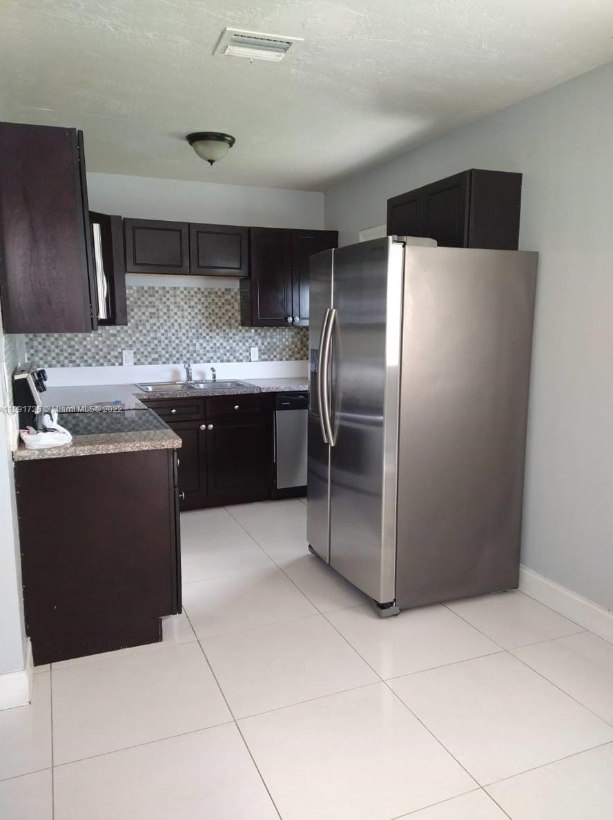 1020 71st Ave, Hollywood FL  33024-5540 exterior