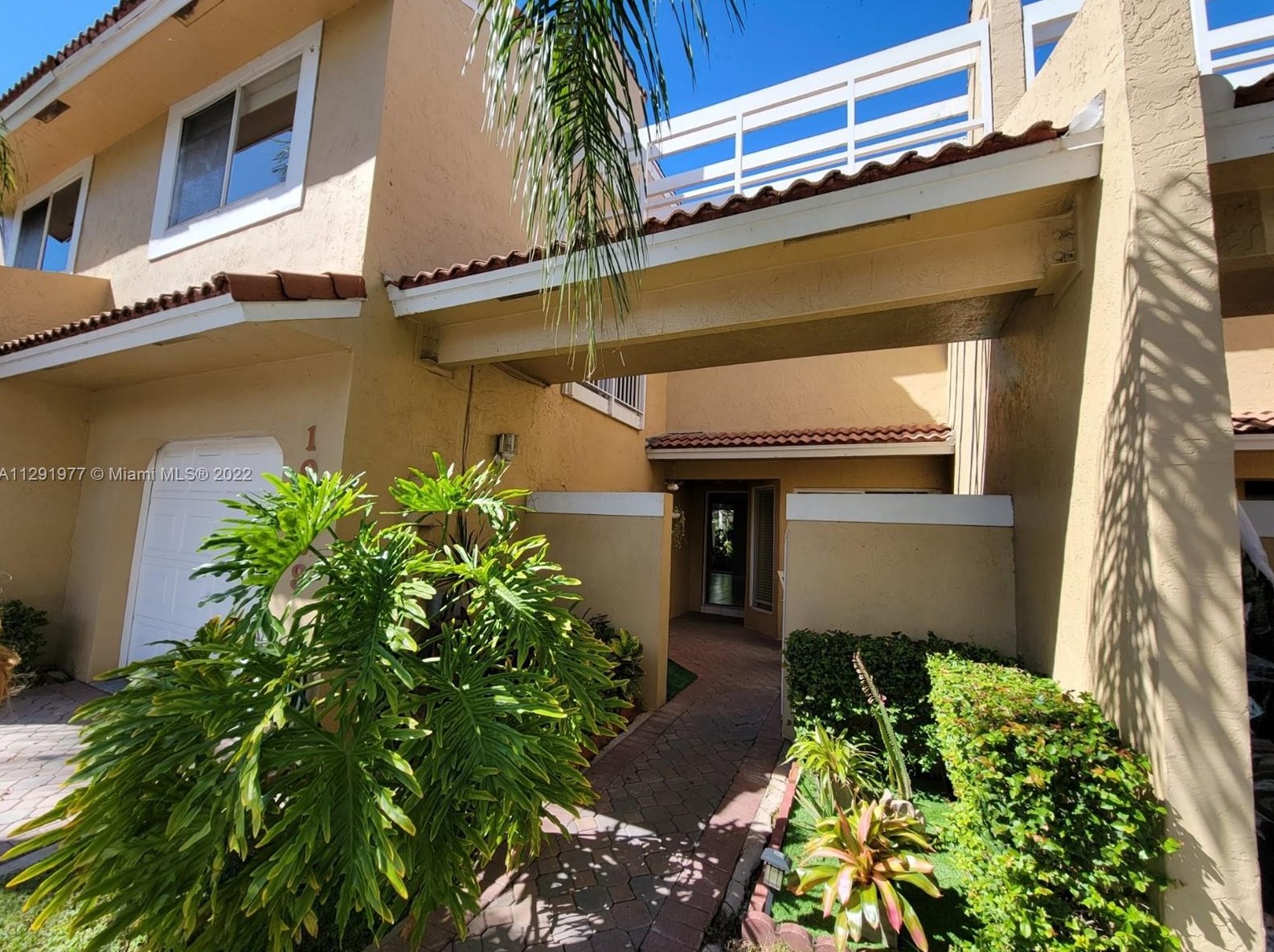 10259 51st Ln, Miami FL  33178-3203 exterior