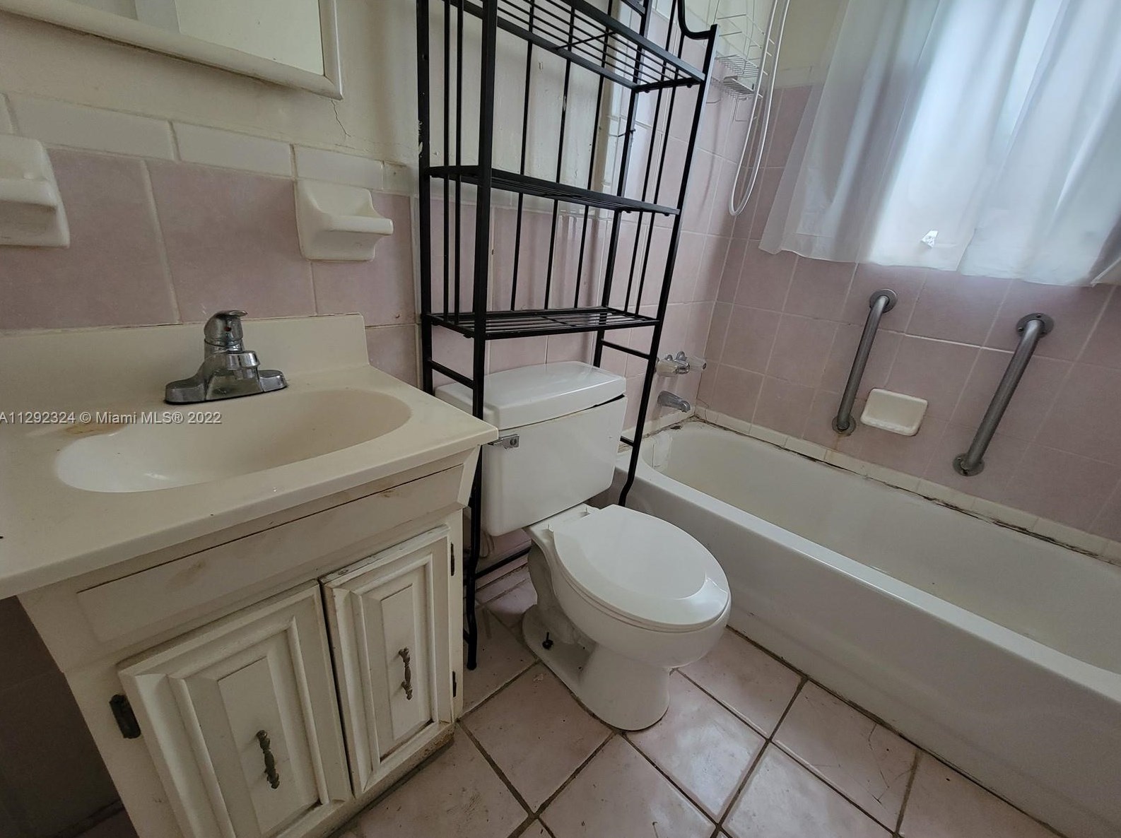 2281 81 Ter, Miami FL 33147-4838 exterior