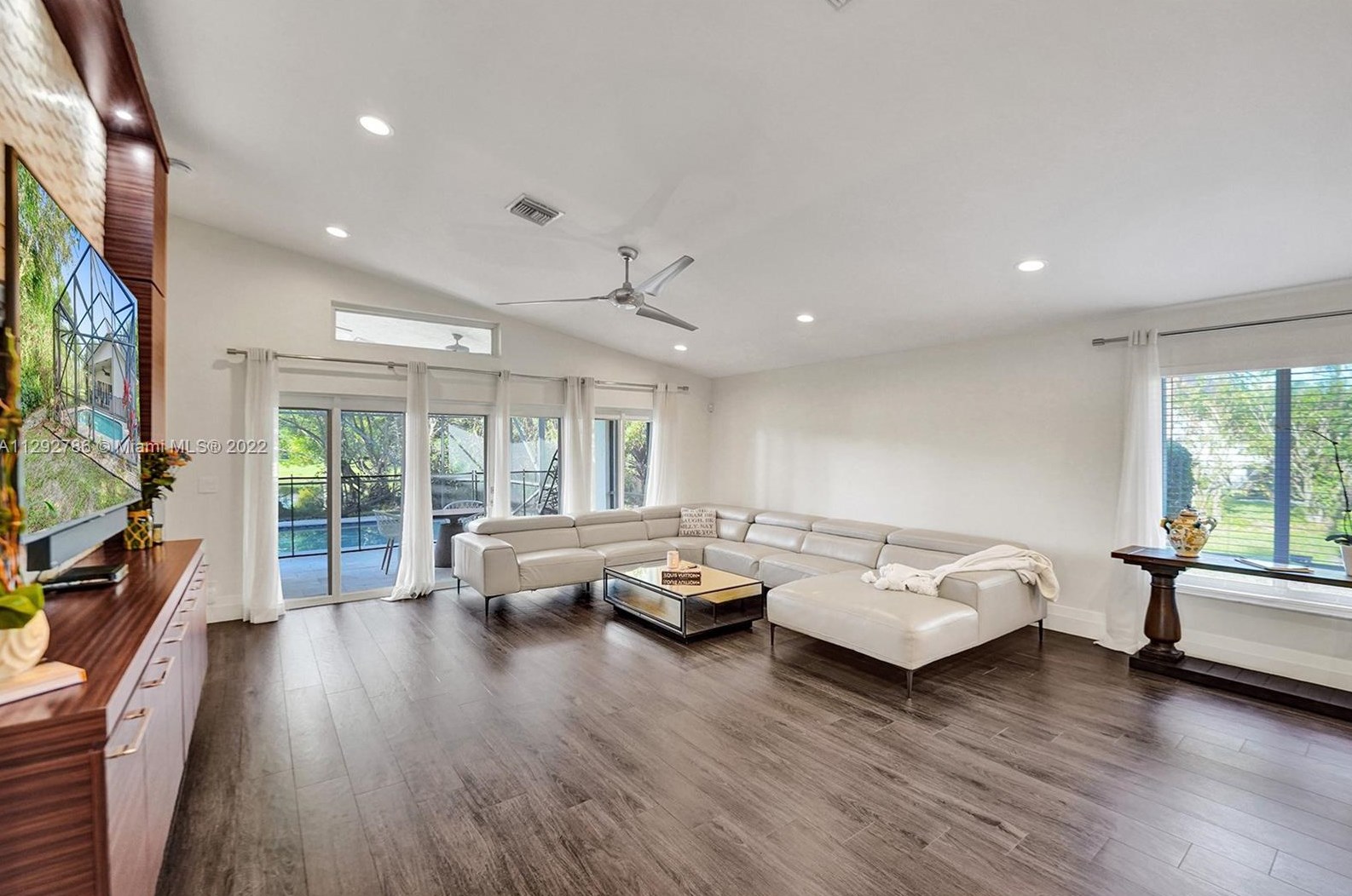 10150 Camelback Ln, Boca Raton FL  33498-4715 exterior