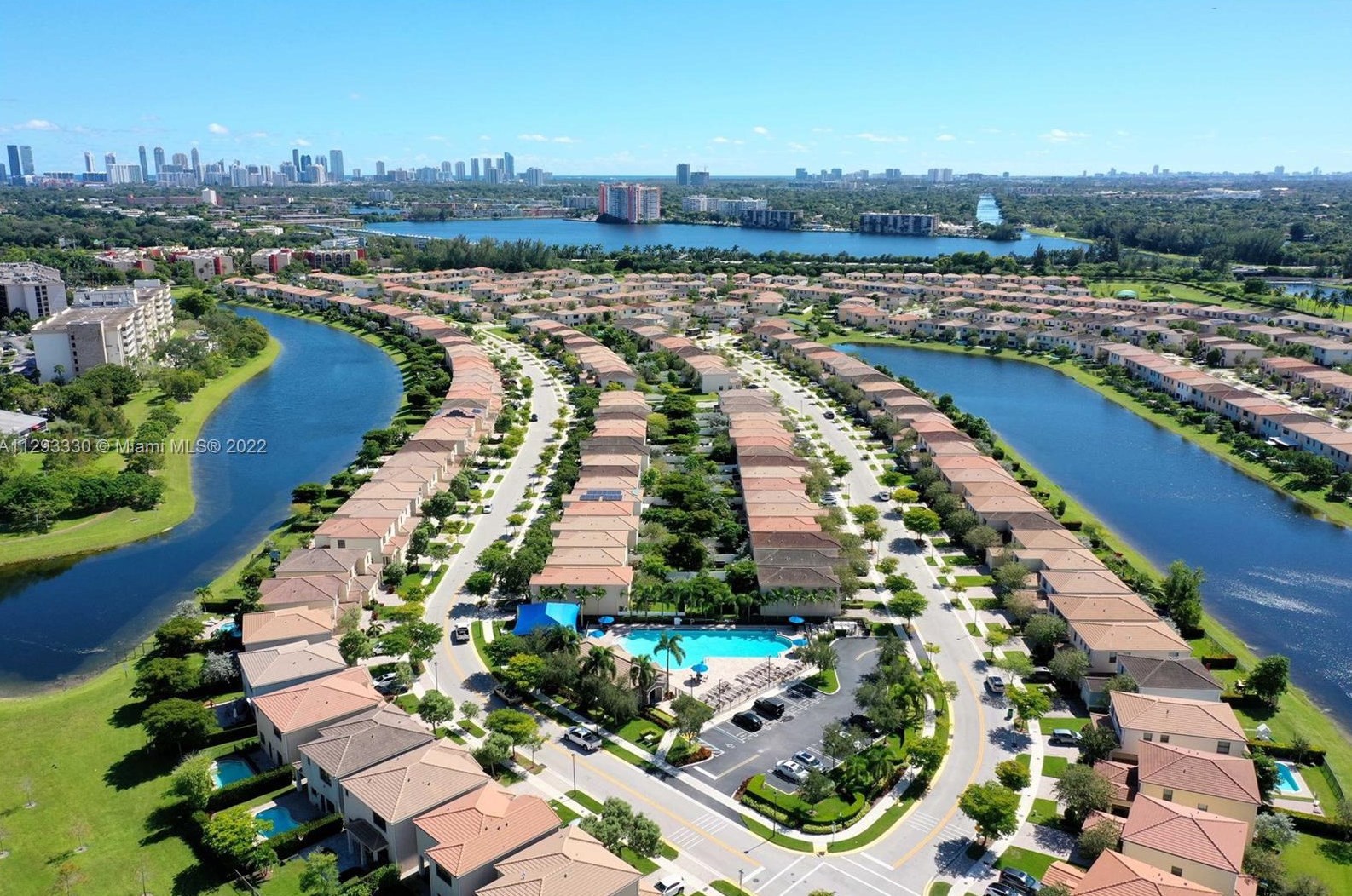 818 191st St, Miami FL  33179-3967 exterior
