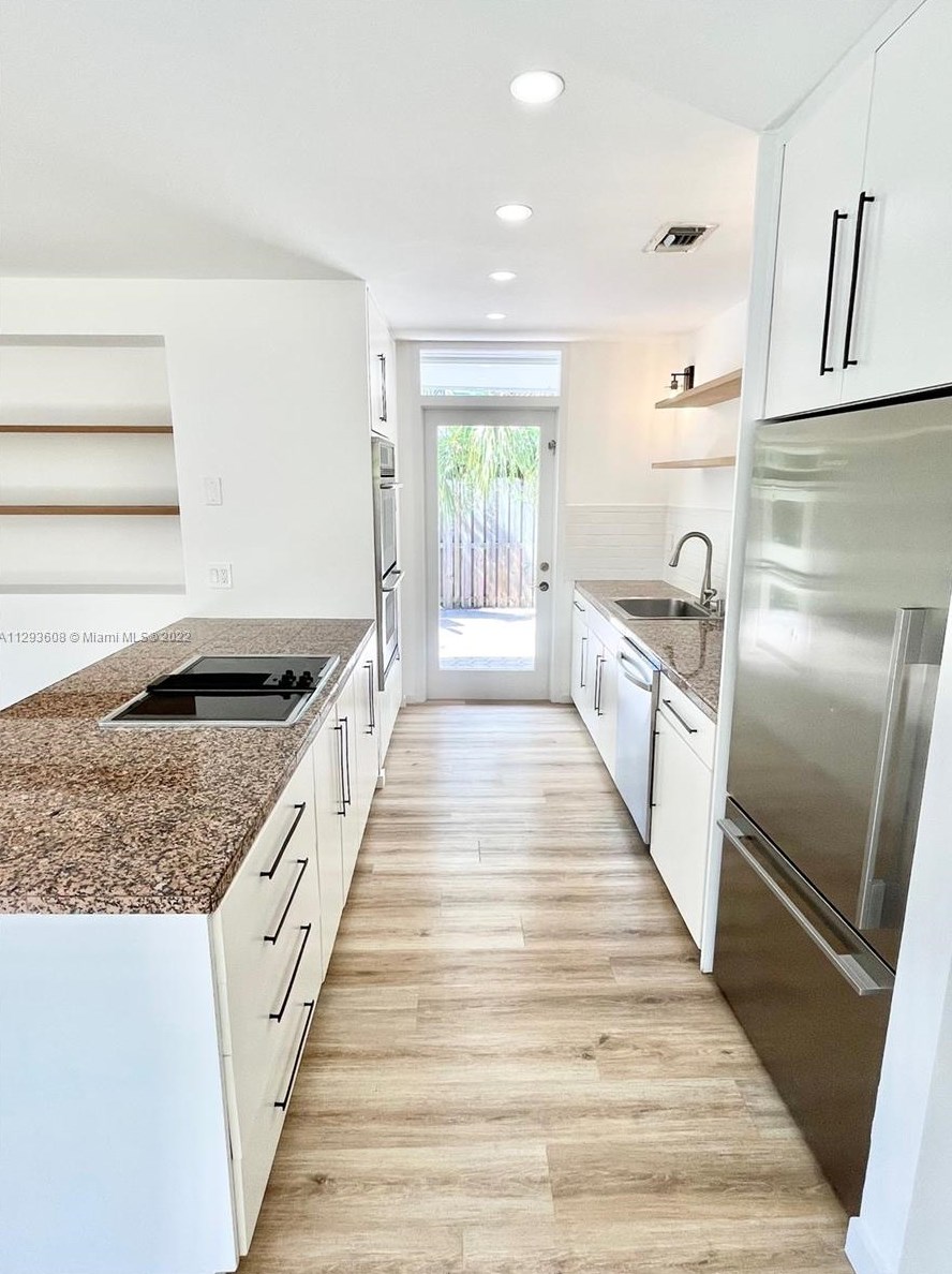 6840 48th Ter, Miami FL  33155-5700 exterior