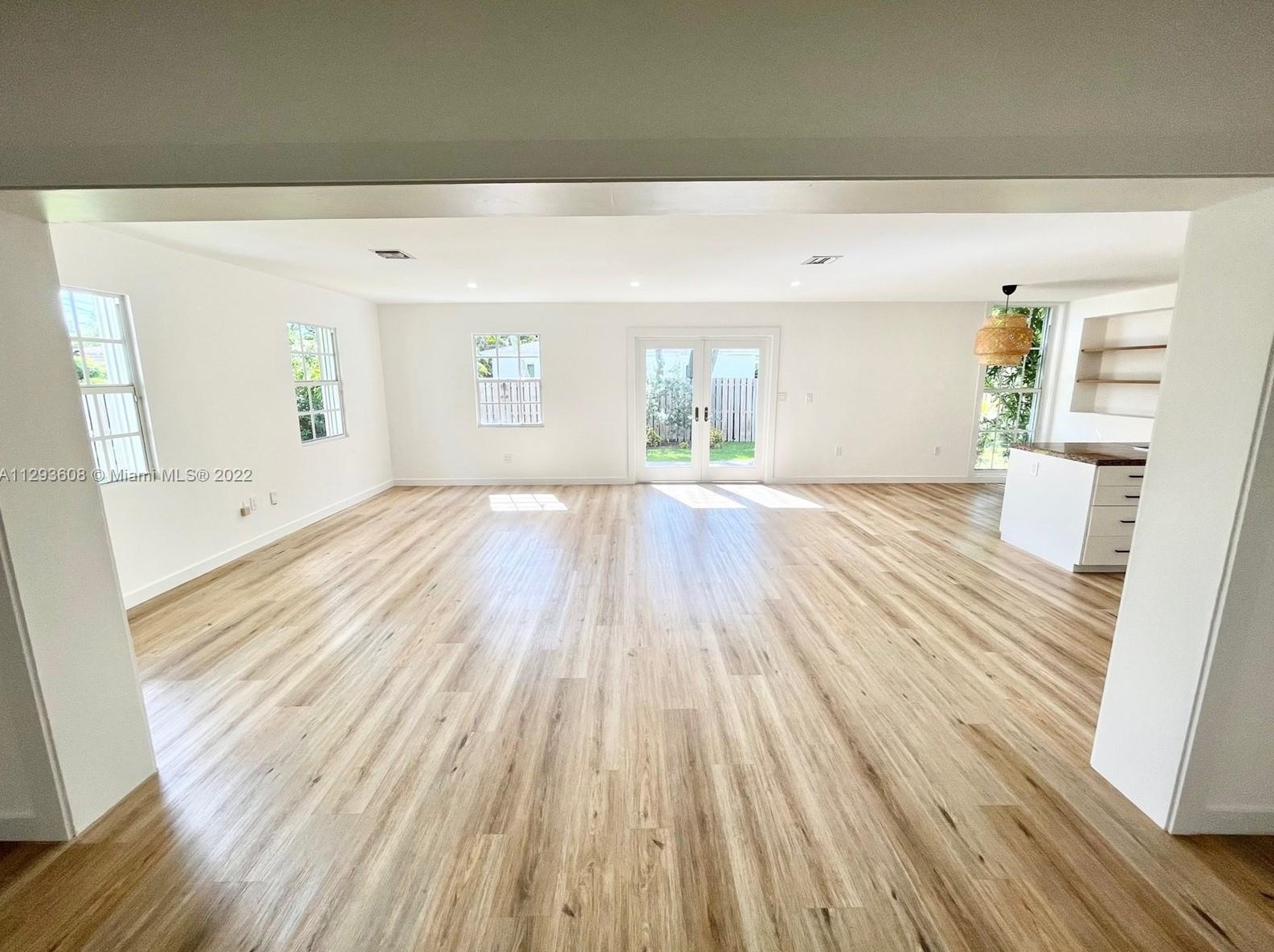 6840 48th Ter, Miami FL  33155-5700 exterior