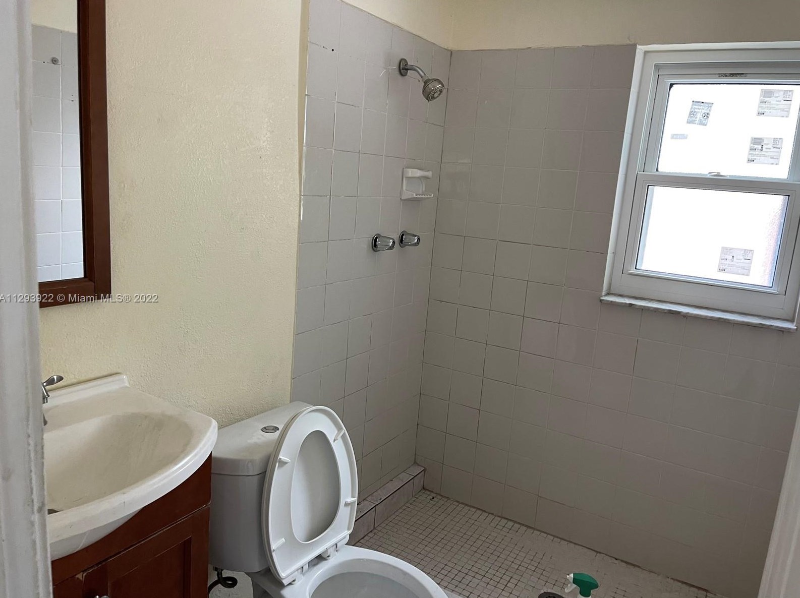 3431 172 Ter, Miami FL 33056-4166 exterior