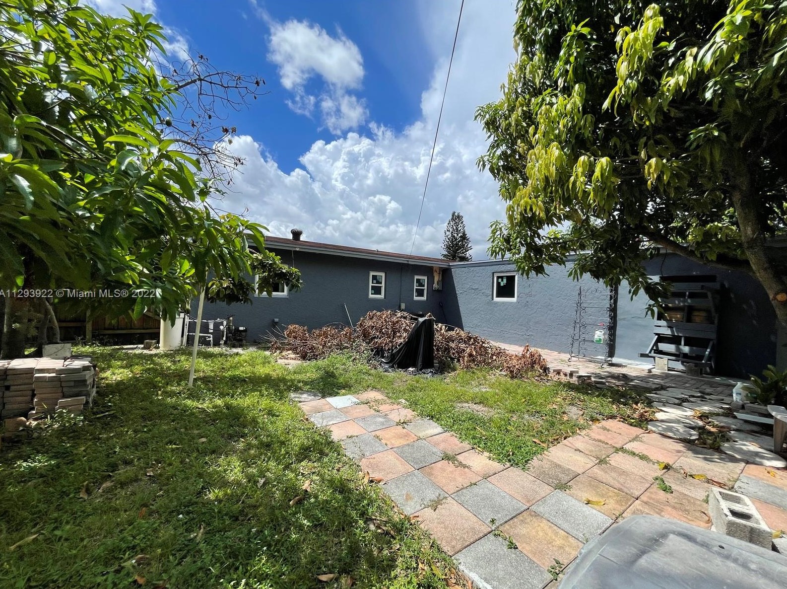 3431 172 Ter, Miami FL 33056-4166 exterior