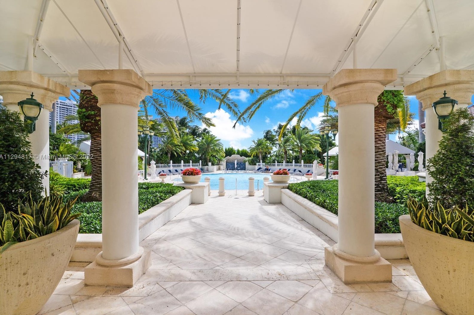 6000 Island Blvd, Miami FL 33160-3762 exterior