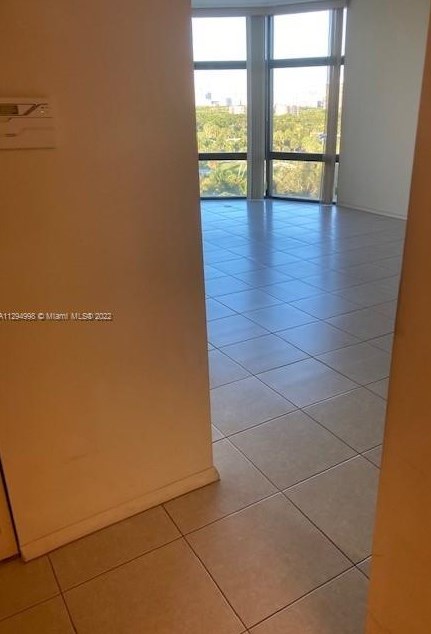 20100 Country Club Dr, Miami FL 33180-1672 exterior