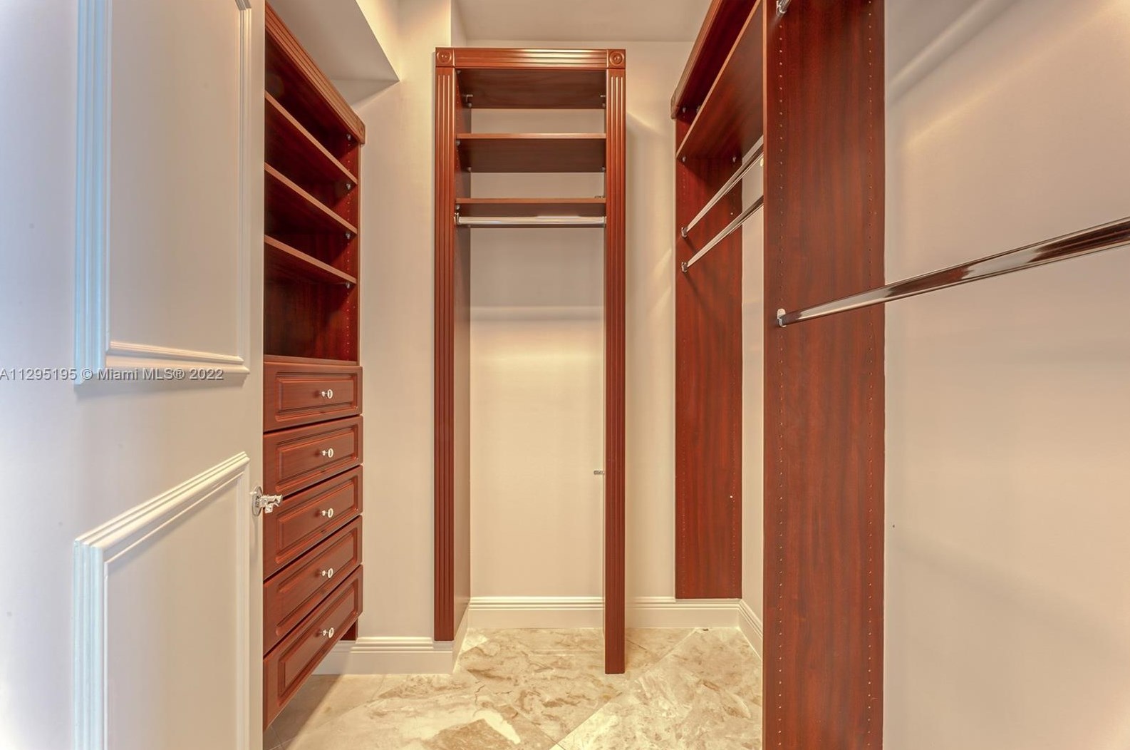 3535 Ocean Dr, Hollywood FL  33019-2898 exterior