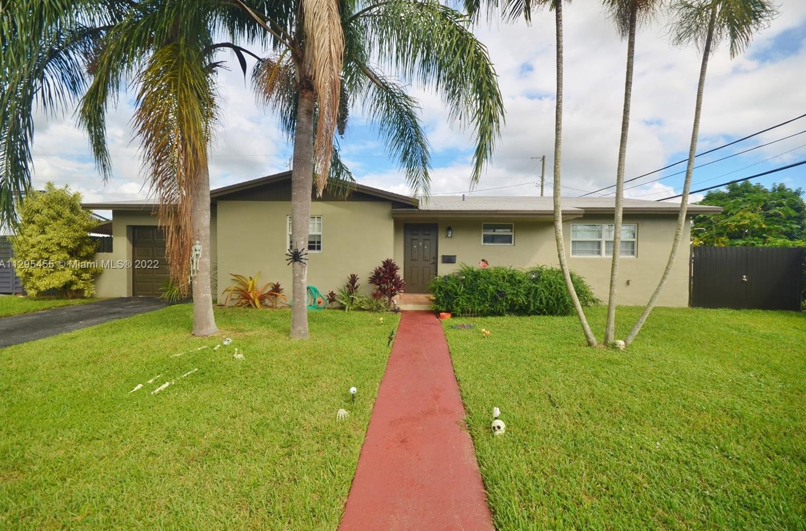 11751 170 Ter, Miami FL 33157-4661 exterior