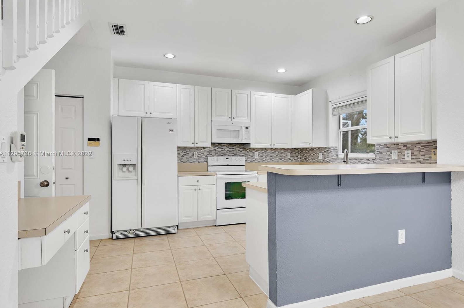 1813 74th Way, Hollywood FL  33024-1063 exterior