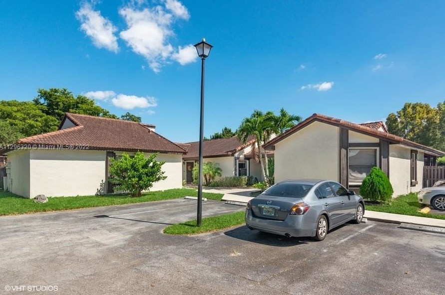 15035 48th Ter, Miami FL  33185-5256 exterior
