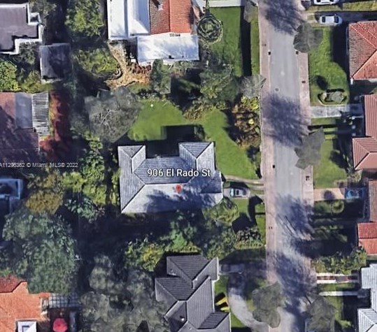 906 El Rado St, Miami FL  33134-2273 exterior