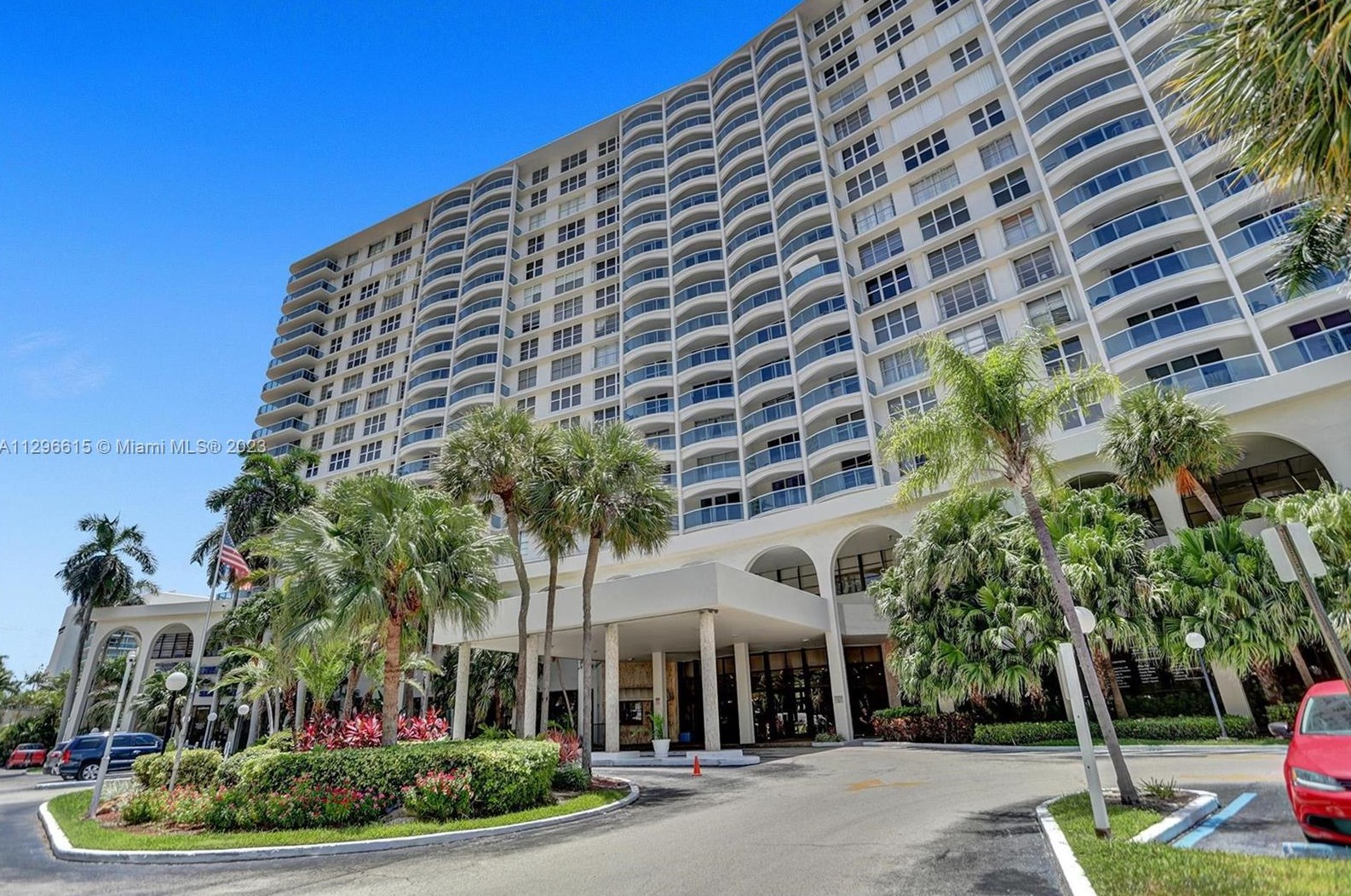 3800 Ocean Dr, Hollywood FL 33019-2904 exterior