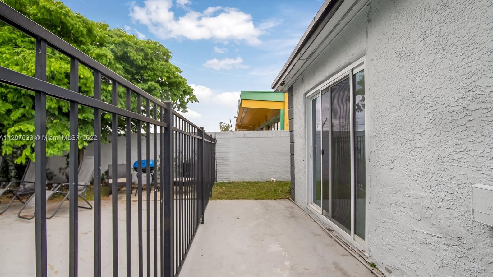2530 175 Ter, Miami FL 33055-3632 exterior