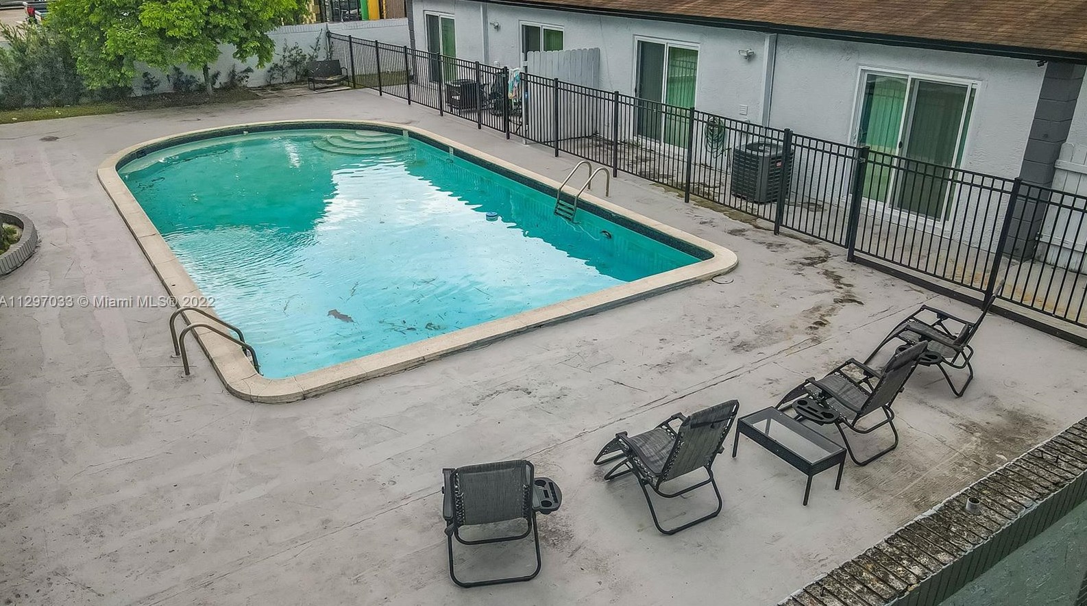 2530 175 Ter, Miami FL 33055-3632 exterior