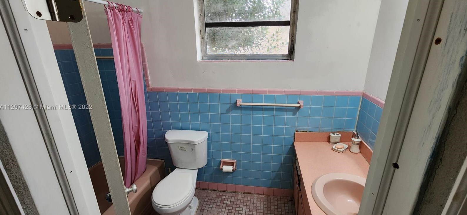 1260 69 St, Miami FL 33147-7152 exterior