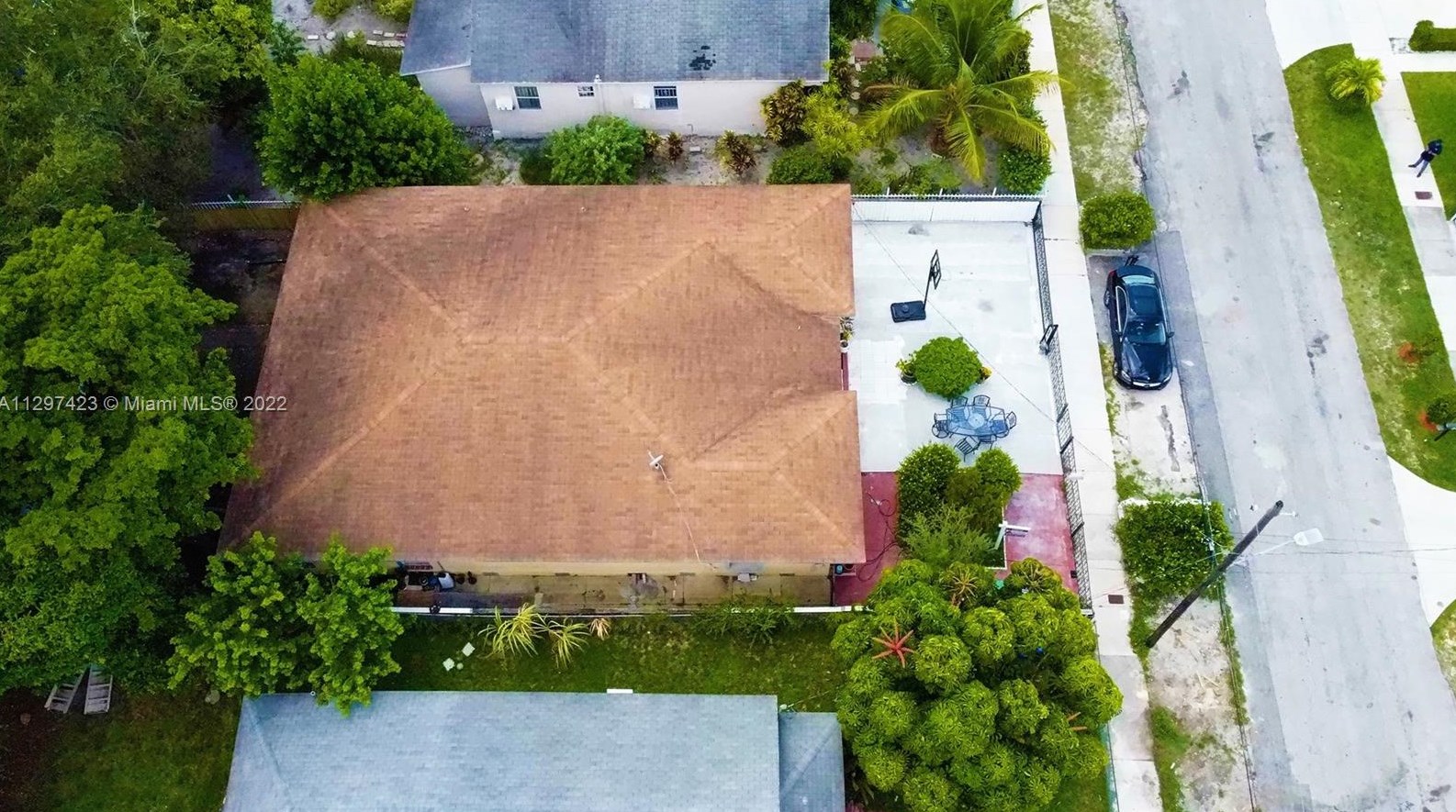 1260 69 St, Miami FL 33147-7152 exterior