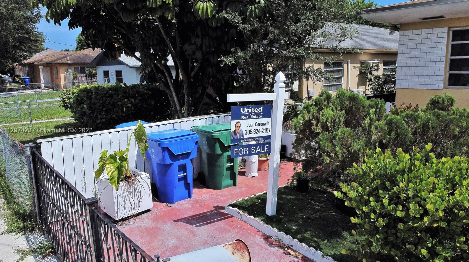 1260 69 St, Miami FL 33147-7152 exterior