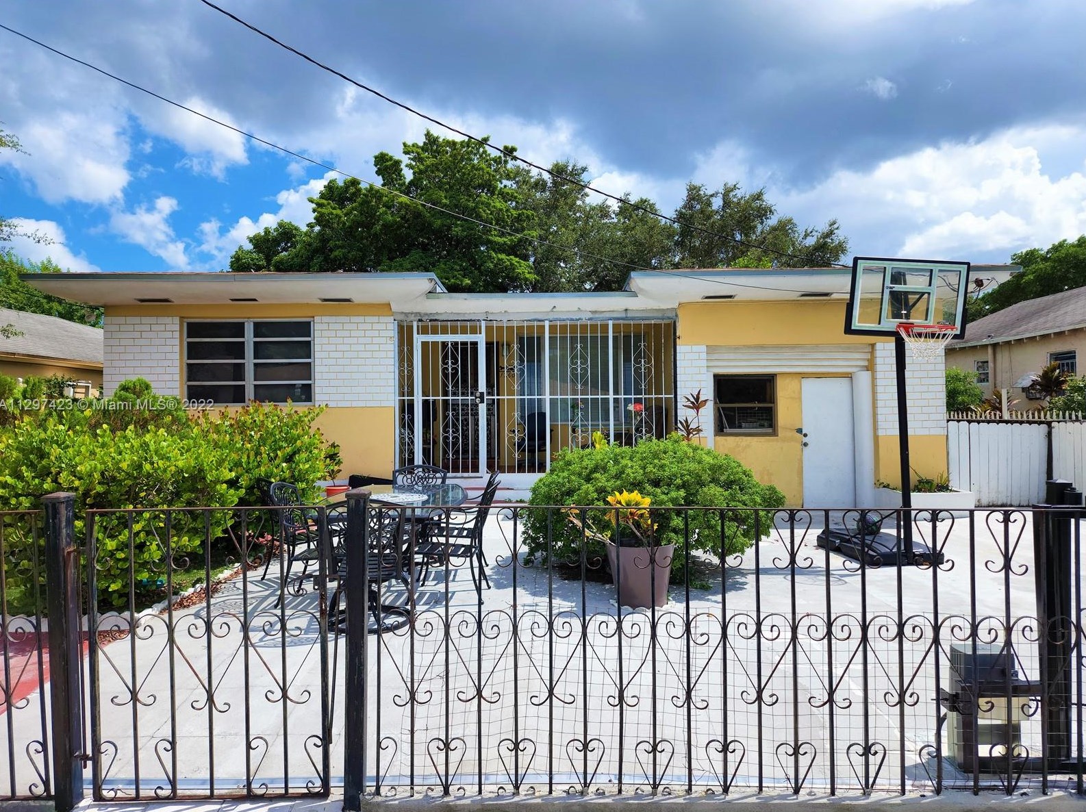 1260 69 St, Miami FL 33147-7152 exterior