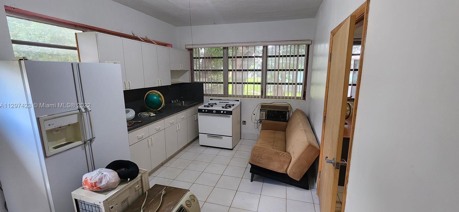 1260 69 St, Miami FL 33147-7152 exterior