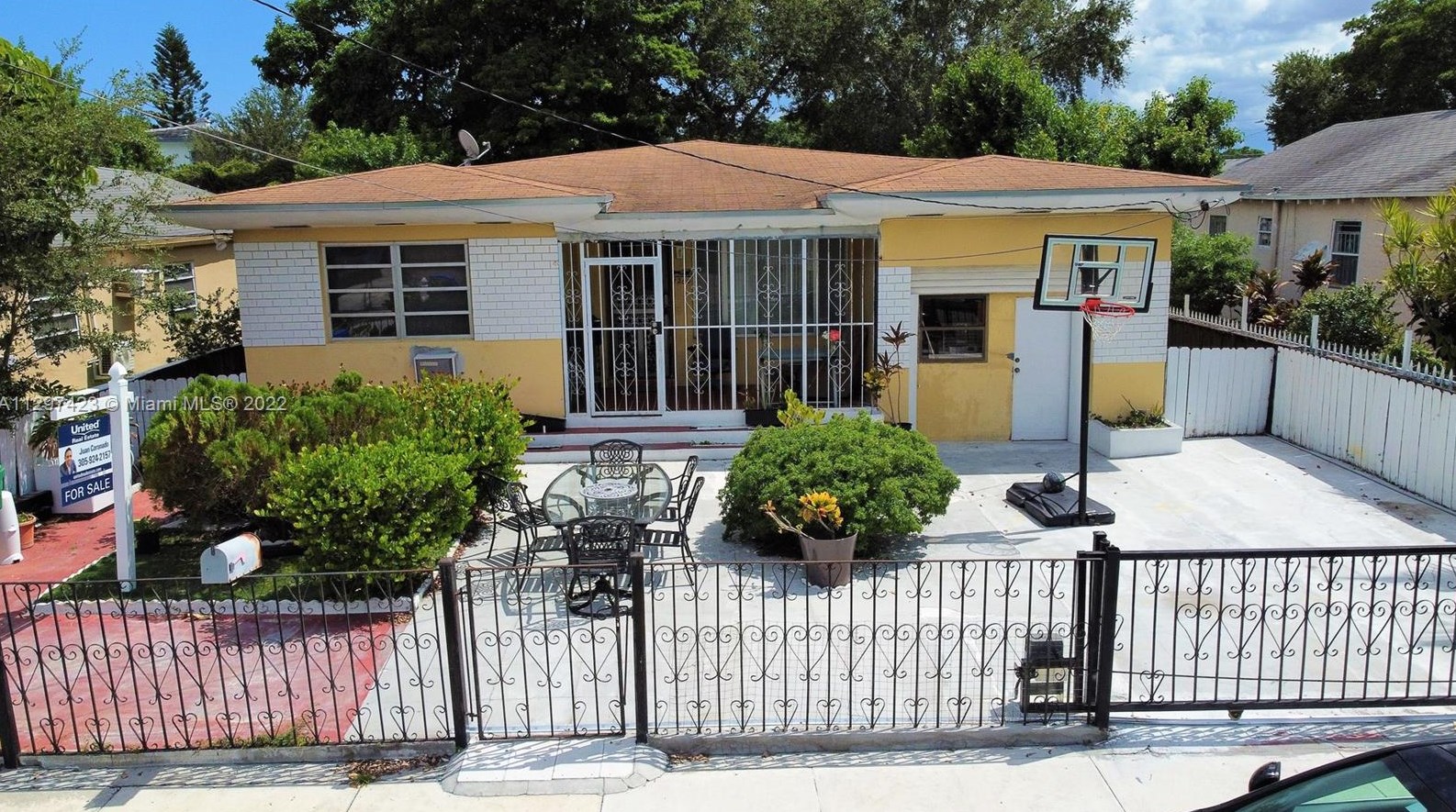 1260 69 St, Miami FL 33147-7152 exterior