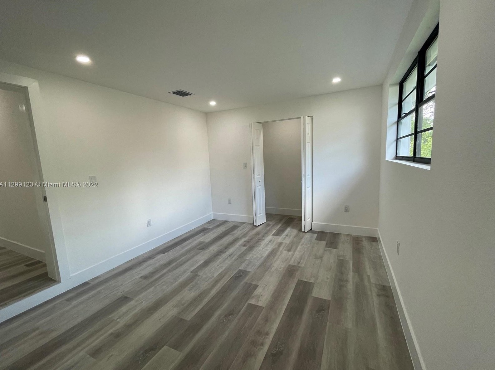 11821 177th Ter, Miami FL  33177-2352 exterior