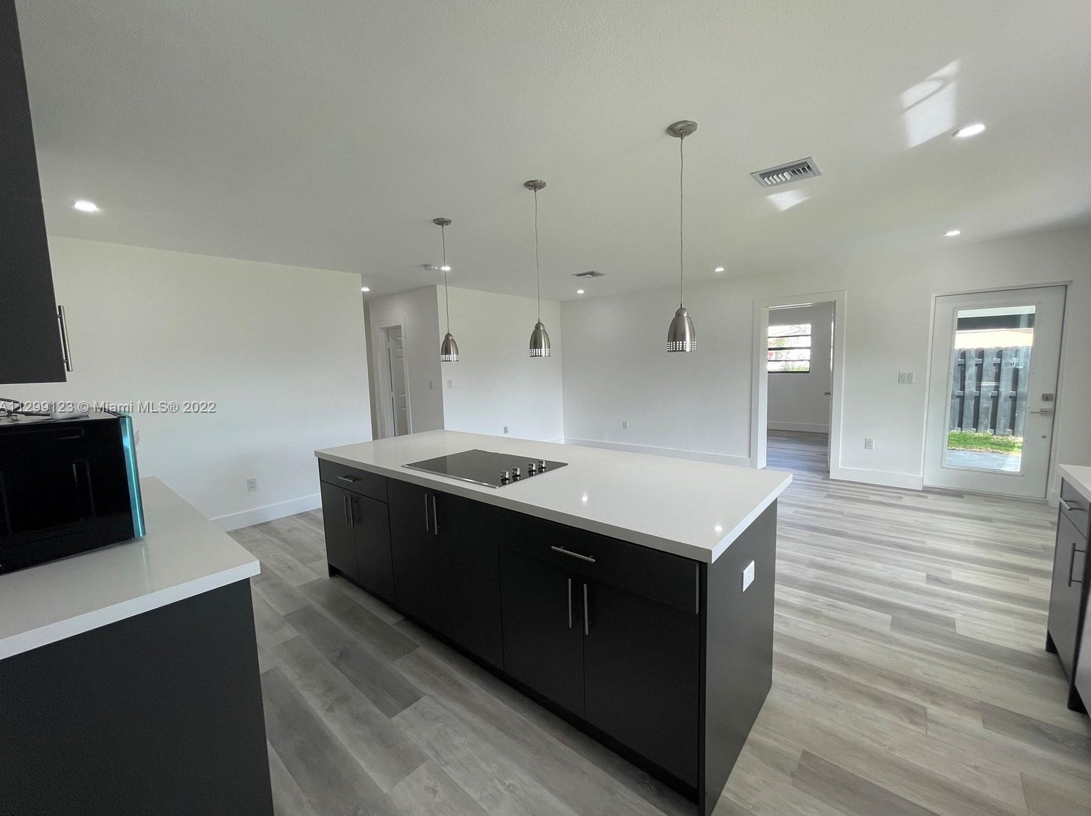 11821 177th Ter, Miami FL  33177-2352 exterior