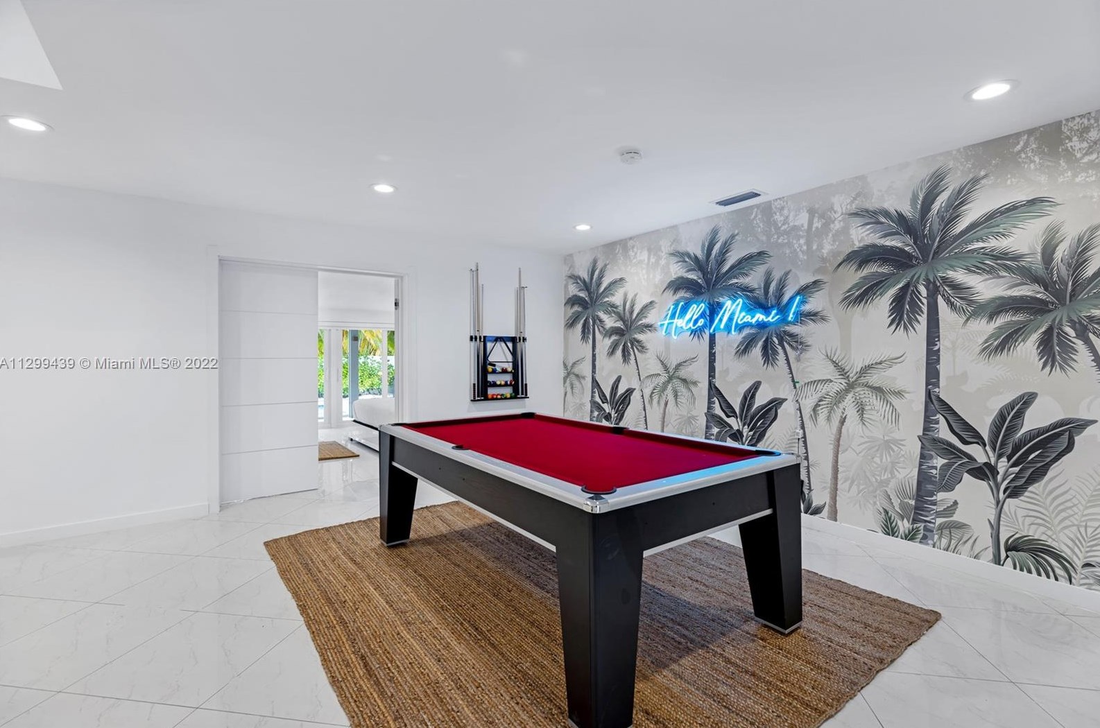 16520 35th Ave, Miami FL  33160-3817 exterior