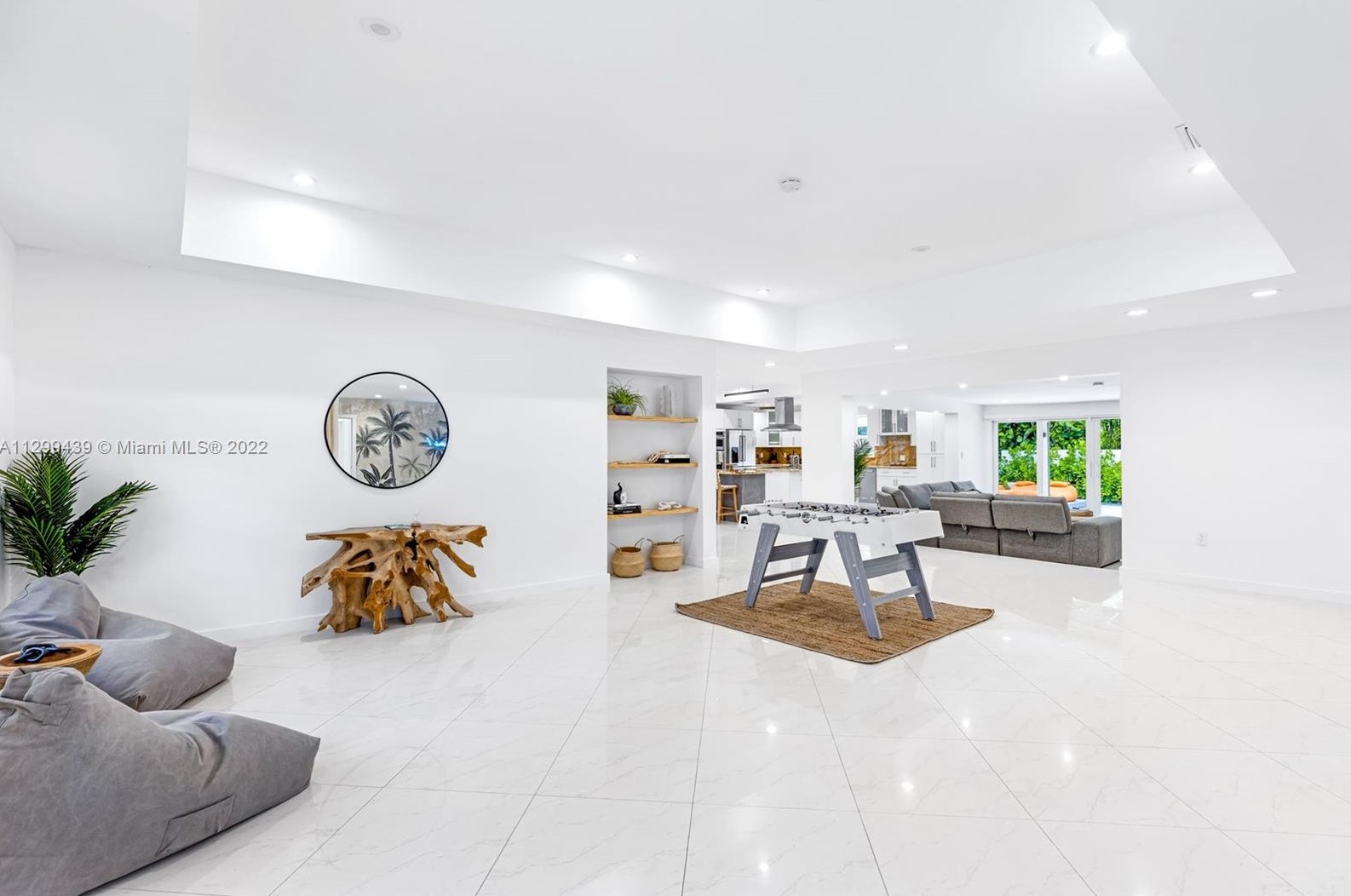 16520 35th Ave, Miami FL  33160-3817 exterior