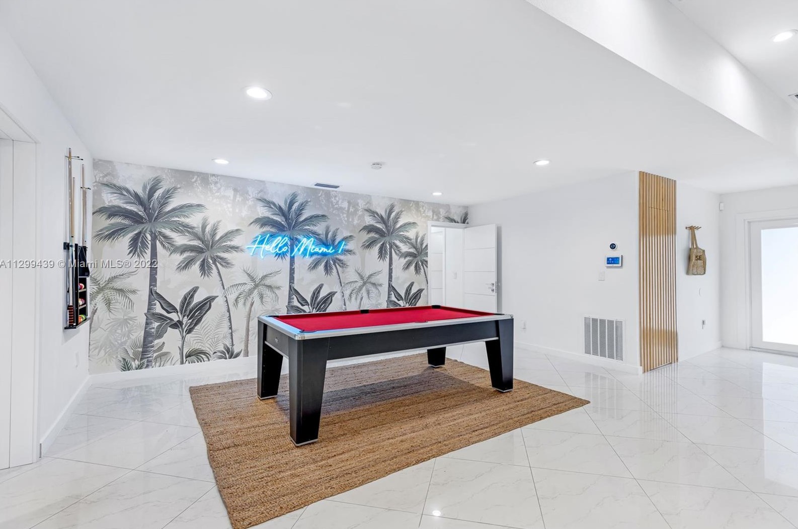 16520 35th Ave, Miami FL  33160-3817 exterior