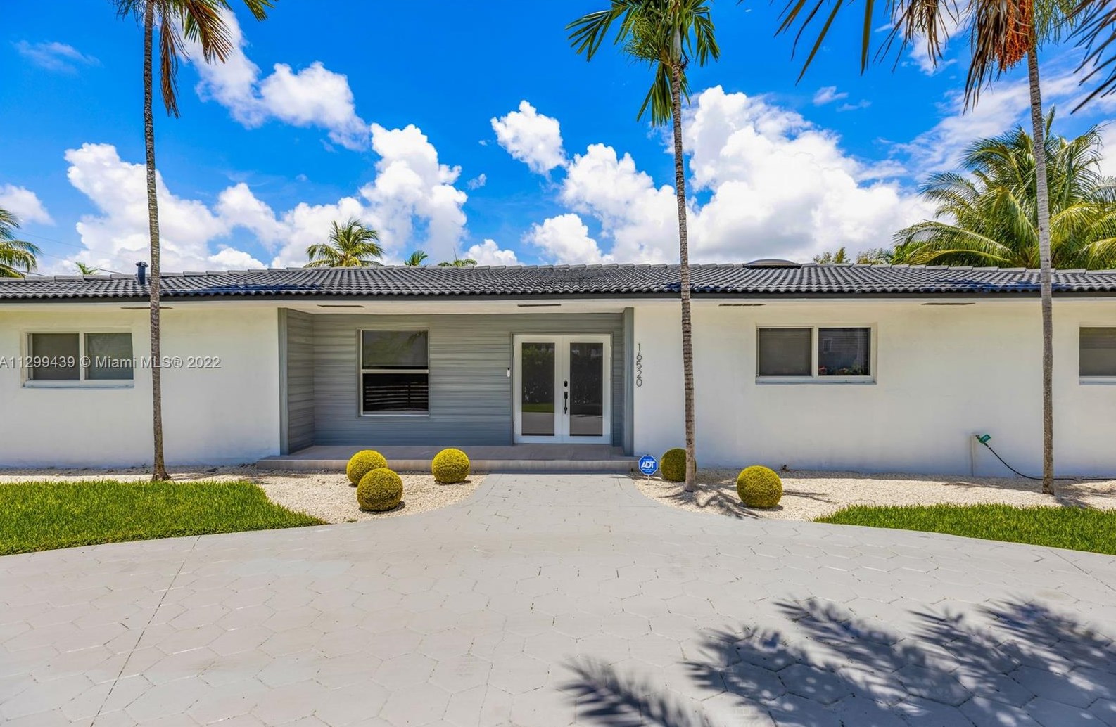 16520 35th Ave, Miami FL  33160-3817 exterior