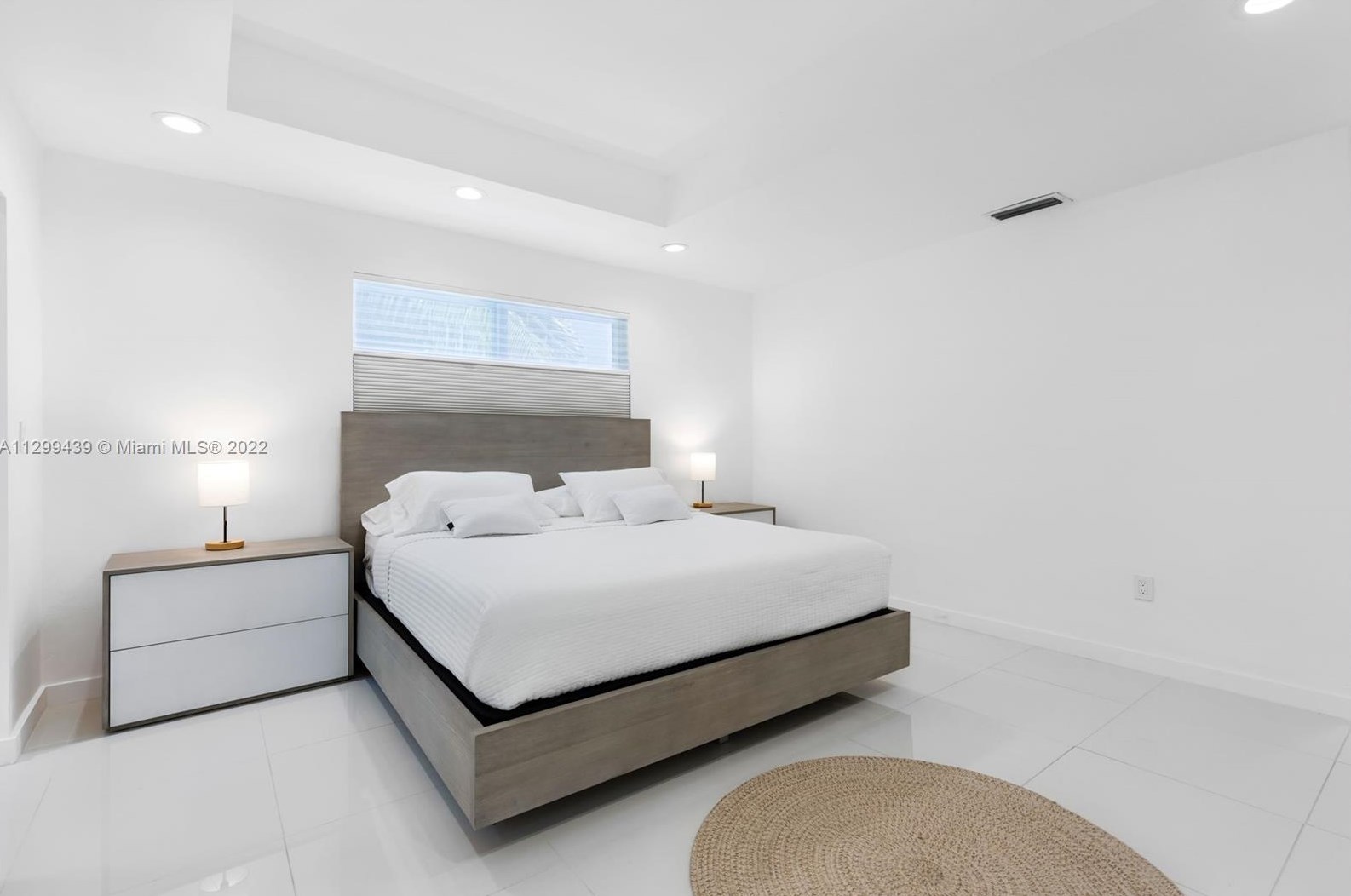 16520 35th Ave, Miami FL  33160-3817 exterior