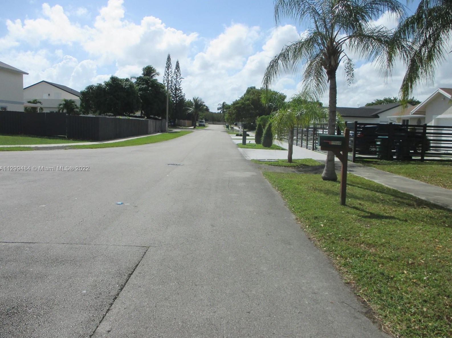16602 114th Ct, Miami FL  33157-2728 exterior