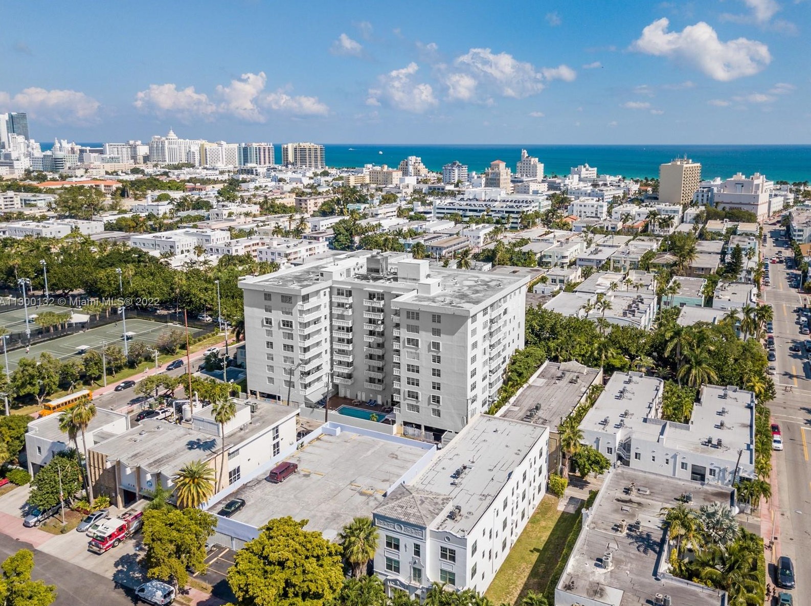 1020 Meridian Ave, Miami FL 33139-8312 exterior