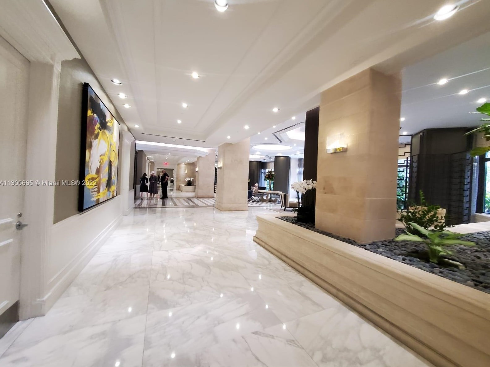 2000 Island Blvd, Miami FL 33160-4907 exterior