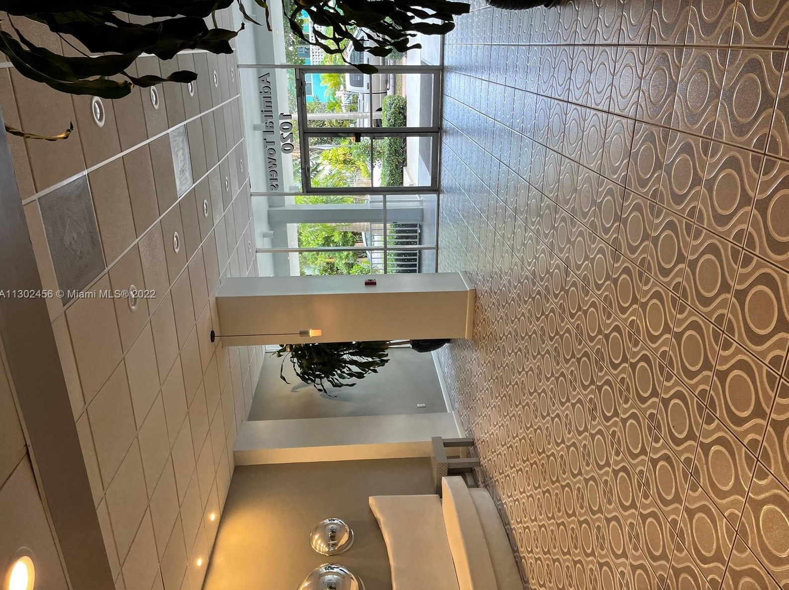 1020 Meridian Ave, Miami FL 33139-8312 exterior